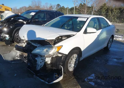 2013 Toyota Camry Le z USA, uszkodzony, nr VIN 4T4BF1FK4DR278213